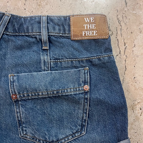 Free People Beginner's Luck Low Rise Slouch Shorts Felicity Wash Size 26 - Picture 5 of 8